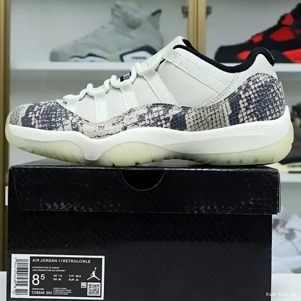 AIR SNAKESKIN LOW JORDAN 11 LIGHT Kimikick BONE 0807